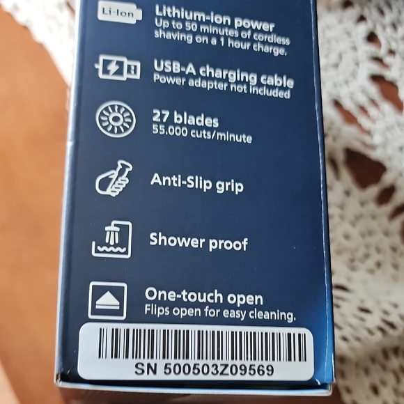 Philips Norelco Shaver 5000X - Black and Gray - Picture 10 of 15